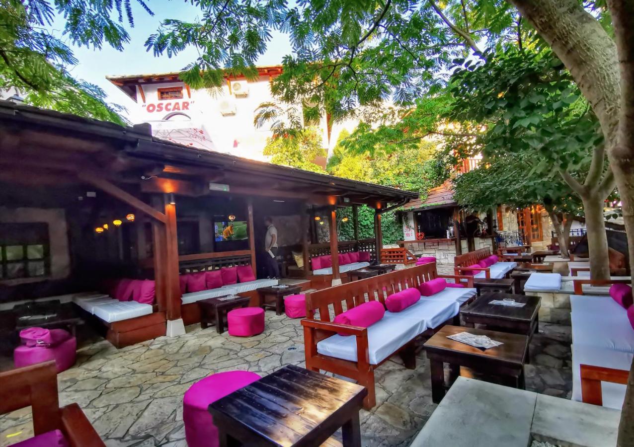 מוסטר Pansion Oscar Summer Garden מראה חיצוני תמונה